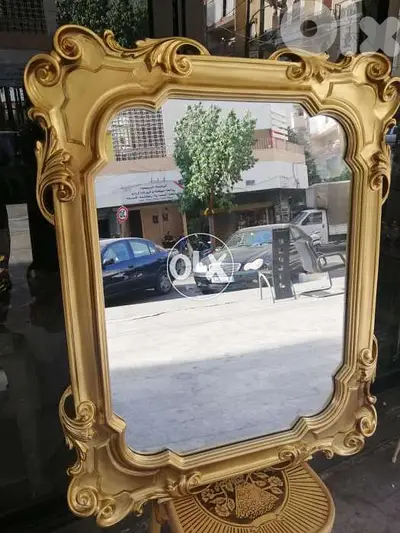 مراية فخمة حفر نافر روعة الجمال والشغل الفني الايطالي بسعر لقطة تصفية