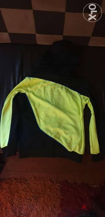 Authentic adidas jacket bought from adidas shop size 10-12 years 145cm 3