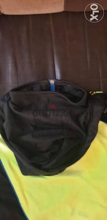 Authentic adidas jacket bought from adidas shop size 10-12 years 145cm 4
