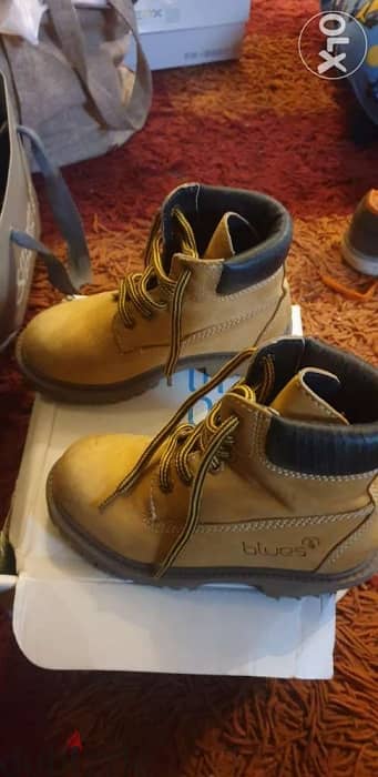 Blues timberland by Pablosky boys size 30 1