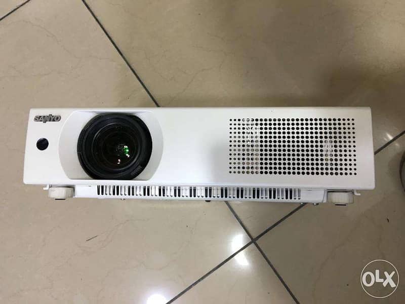 Projector Sanyo 1
