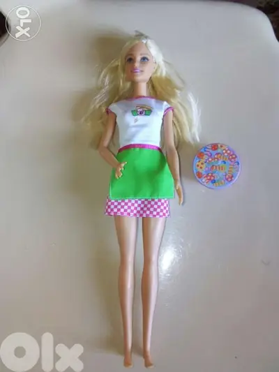 Barbie I CAN BE A PIZZA SHEF as new Mattel doll 2020+Pizza Figurine=22