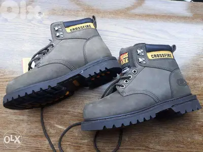 Cross Fire Shoes no 40.5 (cash $ only)