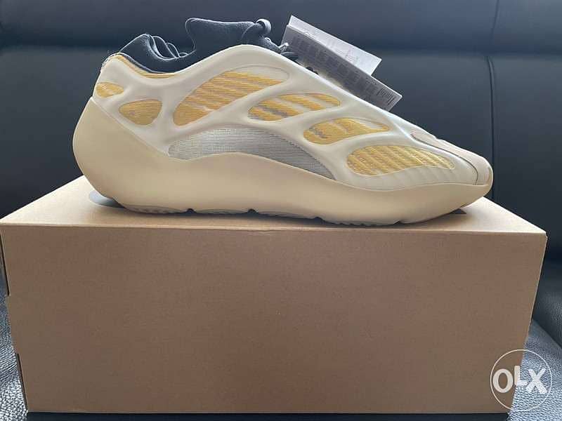 Original Yeezy Boost 700 off white 76-969O37 0