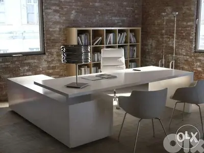 Desk مكتب