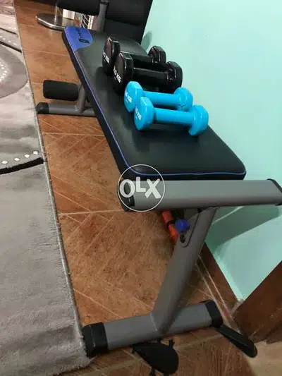 Bench + 2 pairs of dumbbells Bench + 2 pairs of dumbbells