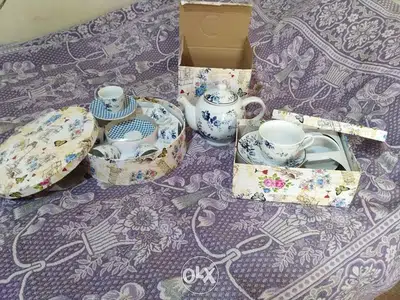 Tea and coffee cups