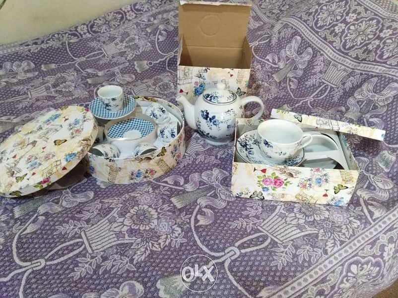 Tea and coffee cups 0
