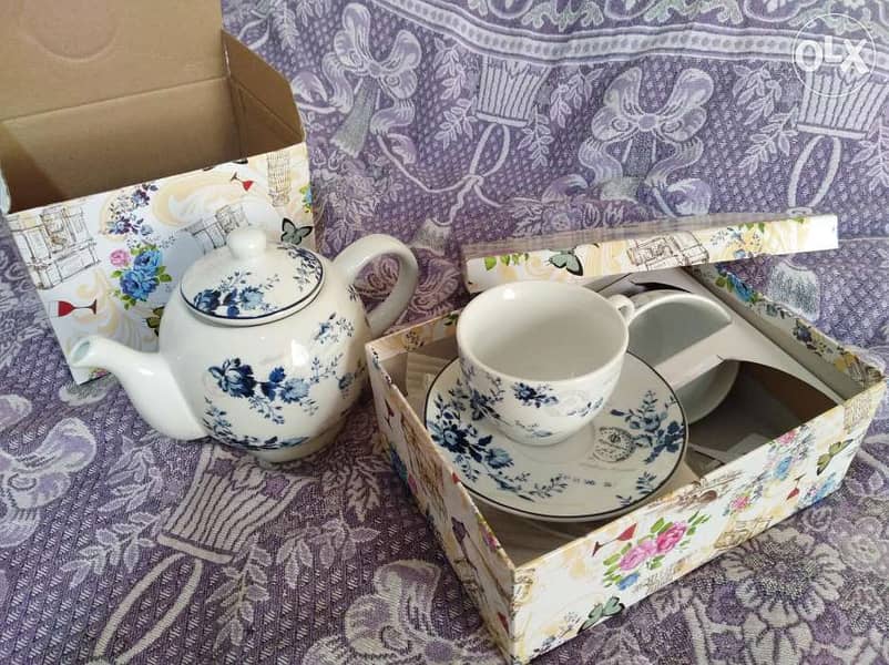 Tea and coffee cups 1