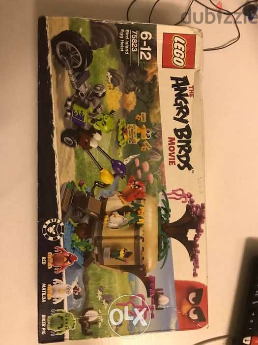 LEGO ,Angry Birds . Bird Island Egg Heist Building Kit (277 Piece) 0