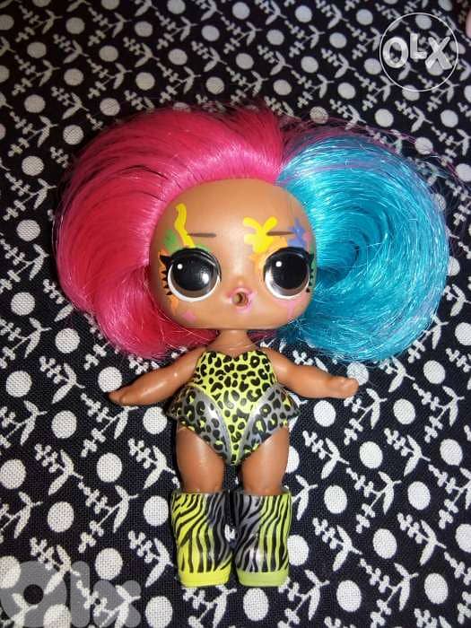 LOL MGA RARE DOLL SET has colored hair &face style+Sofa +Dvd +chips=16 1
