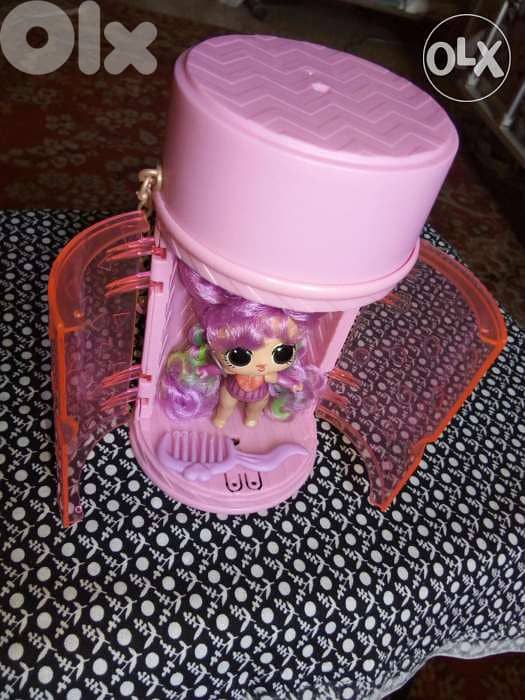 LOL ON THE BEACH long haired in swim wear +big box +a comb, both=15$ 6