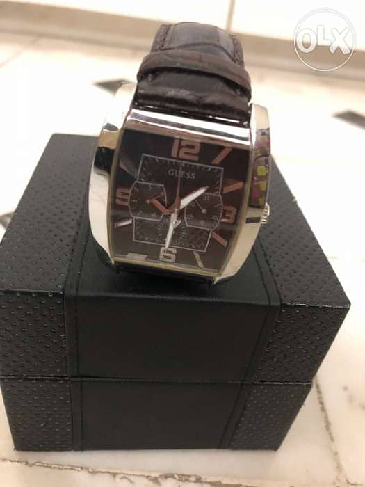 ساعة guess 0