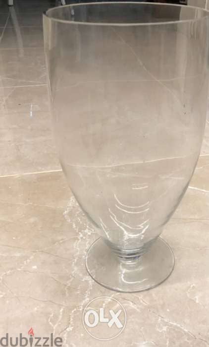Home decoration, crystal, vase for flowers. . 1