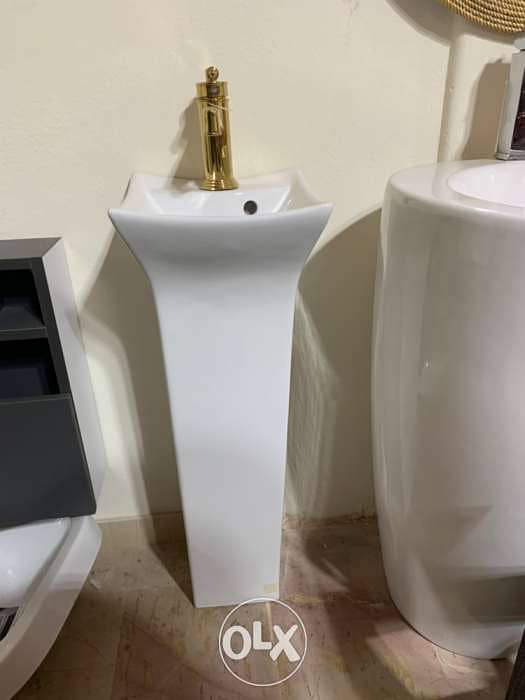 sink white ceramic 0