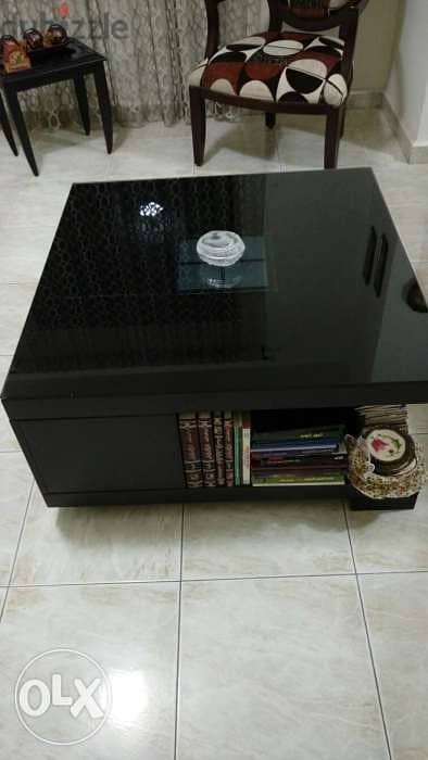 center table very good condition 3