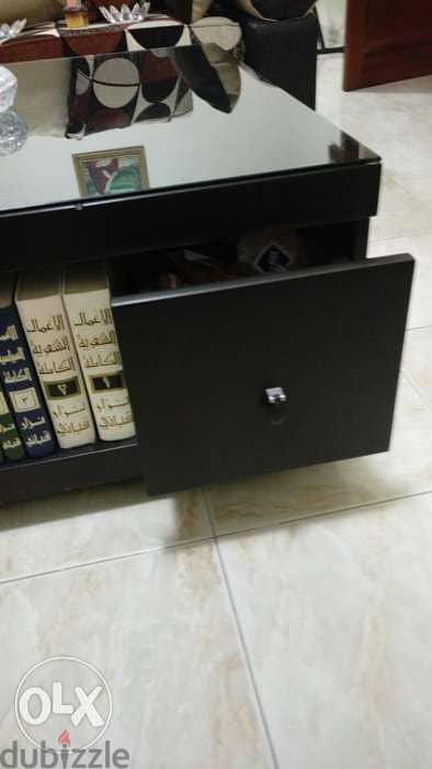 center table very good condition 5