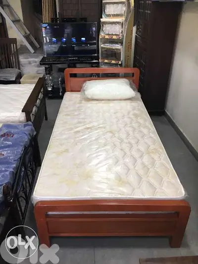 تخت مفرد سويدي مع فرشه ومخده هديه