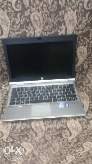 Lap top core i5 ram 8 gb hard 120 ssd