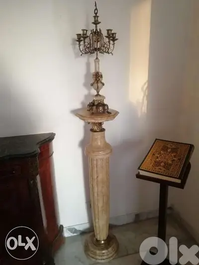 عامود رخام عدد٢ مع شمعدان برونز انتيك مميز للغاية اصلي قديم سعر تصفيه