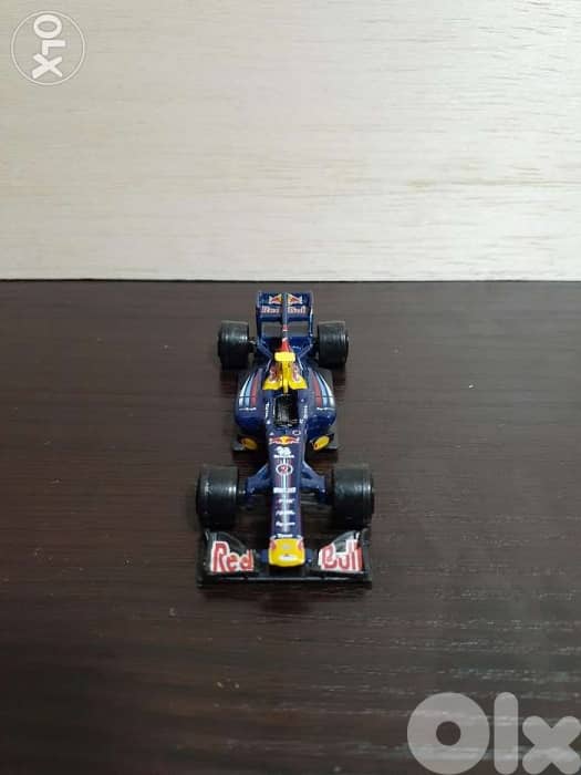 Red Bull #2 Mark Webber diecast car model 1:64. 1