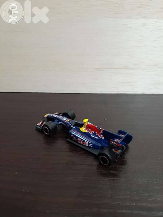 Red Bull #2 Mark Webber diecast car model 1:64. 3