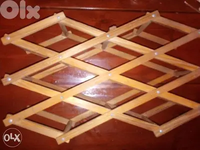Foldable wooden 8 bottles rack