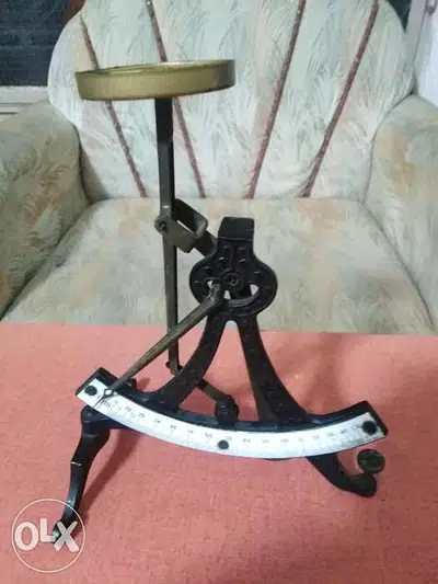 ميزان مميز قديم من النوادر صغير