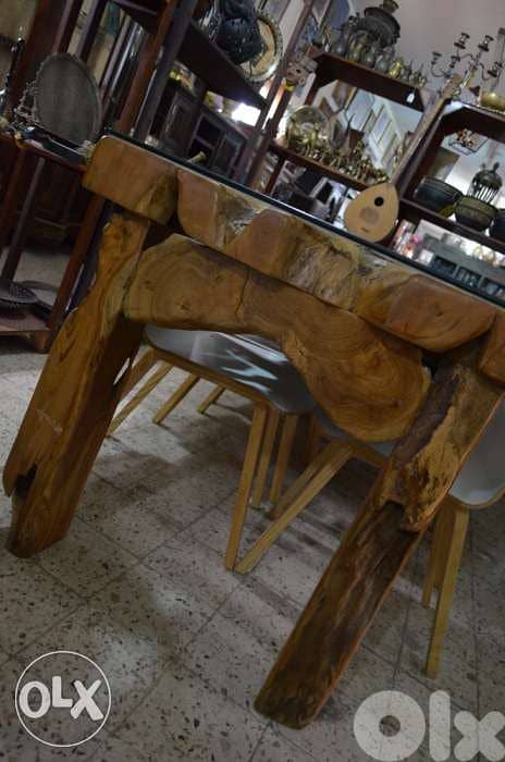engraved table solid wood 2
