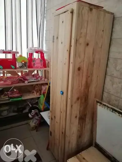 Smaller wood closet rustic vintage style خزابة خشب درفة