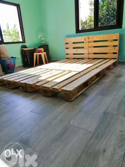 Wood creative palettes large bed تخت طبالي خشب مفرد ونص