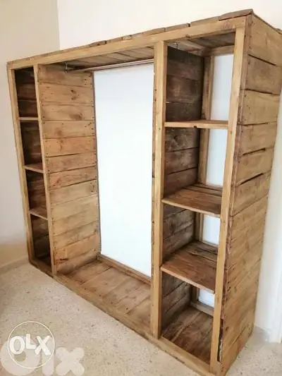 Pallet large closet American style خزانة خشب طبليات حجم كبير Pallet large closet American style خزانة خشب طبليات حجم كبير