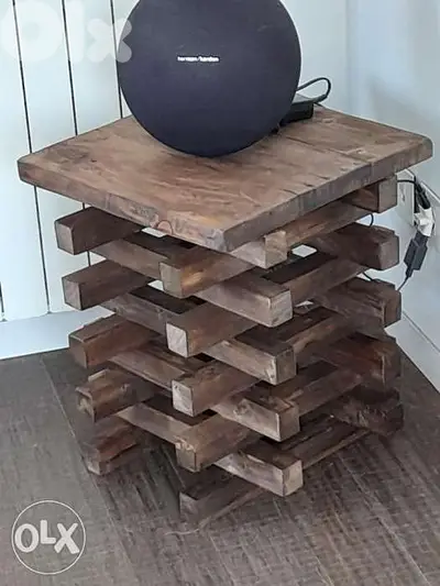 Corner creative Thik wood طاواة زاوية صغيرة خشب سميك