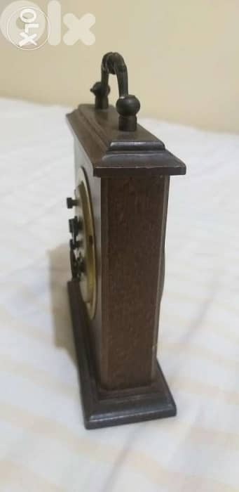 antique manual winding table clock 0