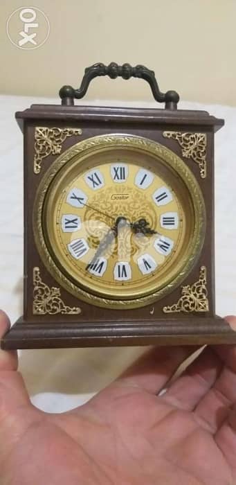 antique manual winding table clock 2