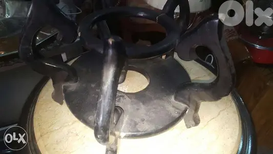 قاعدة مزهرية خشب