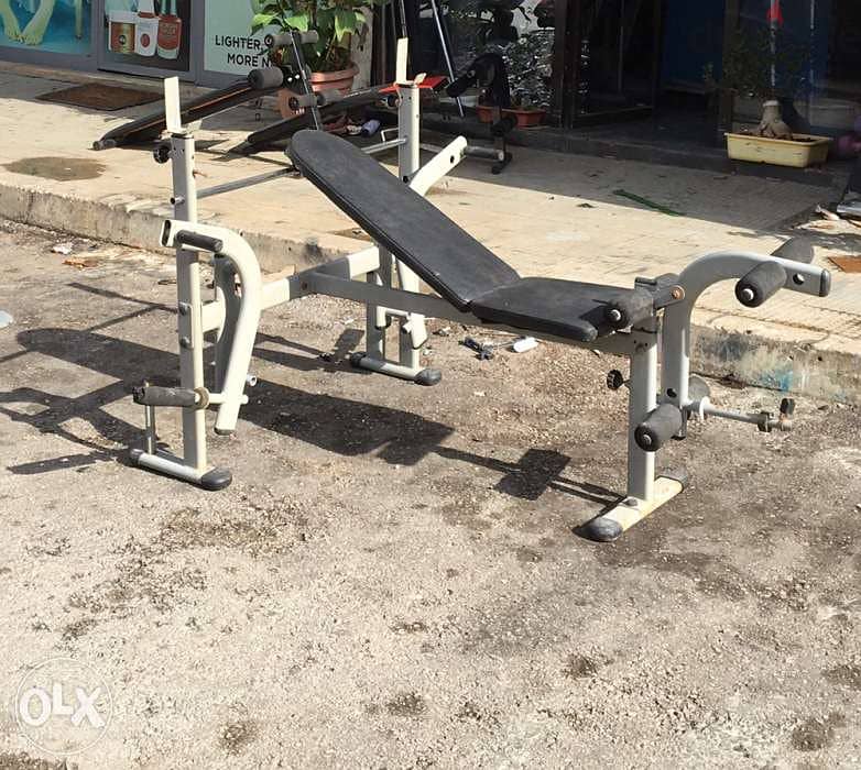 bench adjustable rack with legs extention like new 2