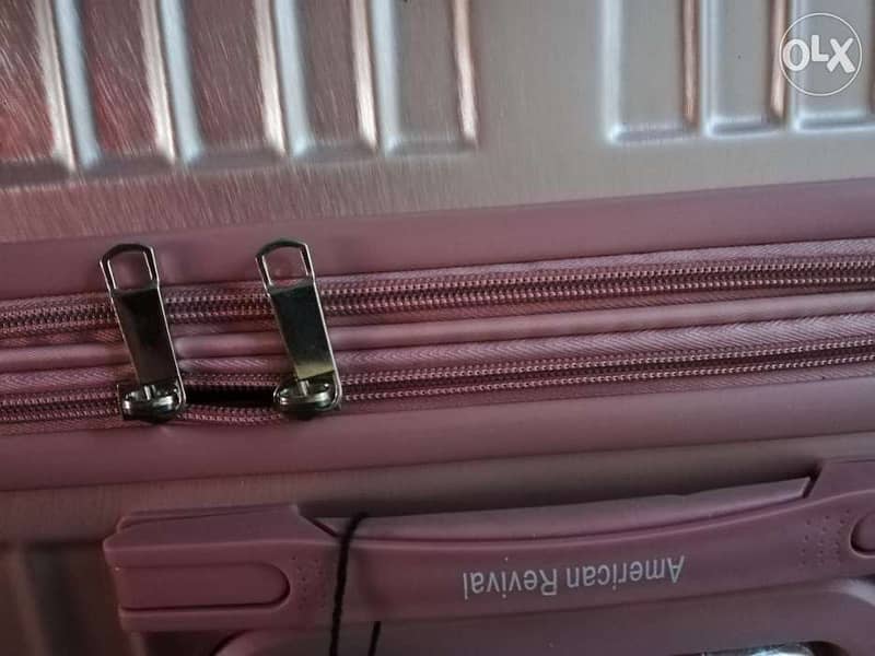 ONLY 1 set left American Revival 76-969O37 2