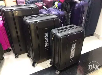 Polycarbonate unbreakable Suitcase set of 3 luggage bags