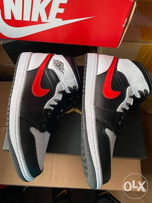 Air Jordan 1 Mid clearance 76-969O37 2