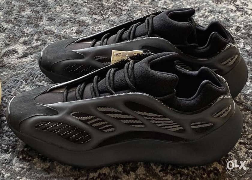 Yeezy 700 V3 clearance 76-969O37 0