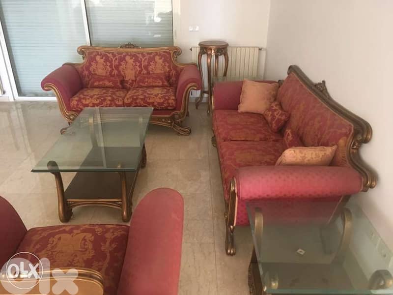 Salon Complete: 8 pieces, Sofas, tables. very good condition. 4