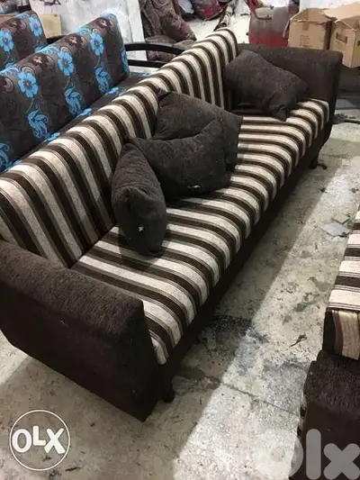 صوفا كوع منجد فيها صندوق وبتصير تخت