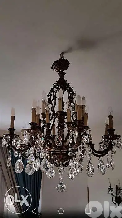 Chandelier ترية ثرية برونز وكرستال فرنسي حجم كبير مميزة في غاية الجمال