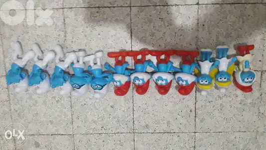 مجسمات سنافر. .