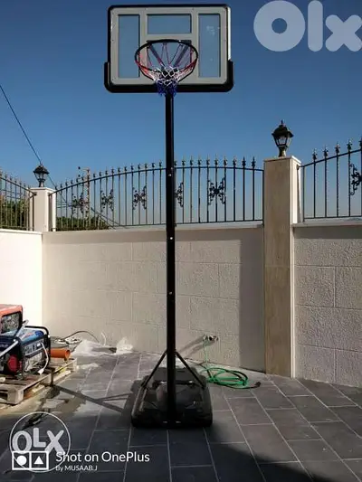 Basketball hoop