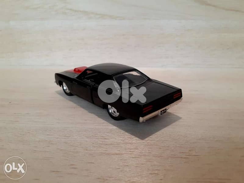 '70 Plymouth Road Runner diecast car model 1:32. 3