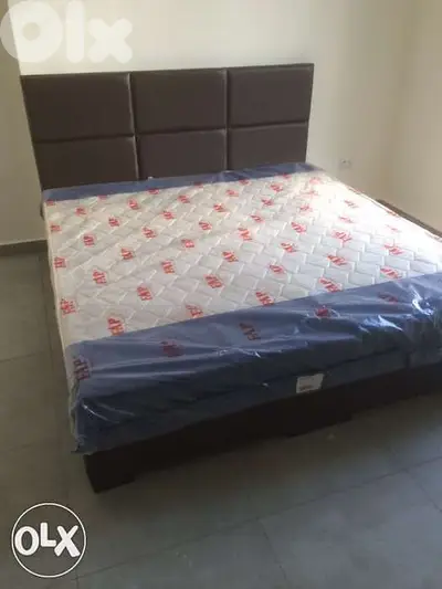 تخت مجوز منجد مع ضهر وفرشه fap