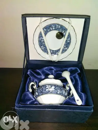 Vintage Sugar Bowl - Wellington Castle Royal - Class Porcelain
