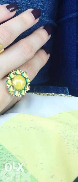 Designer Gold Plated Flower Ring. 0